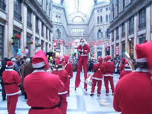 babbi natale in galleria
