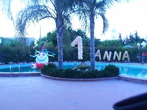 compleanno con pupazzo in piscina e nome